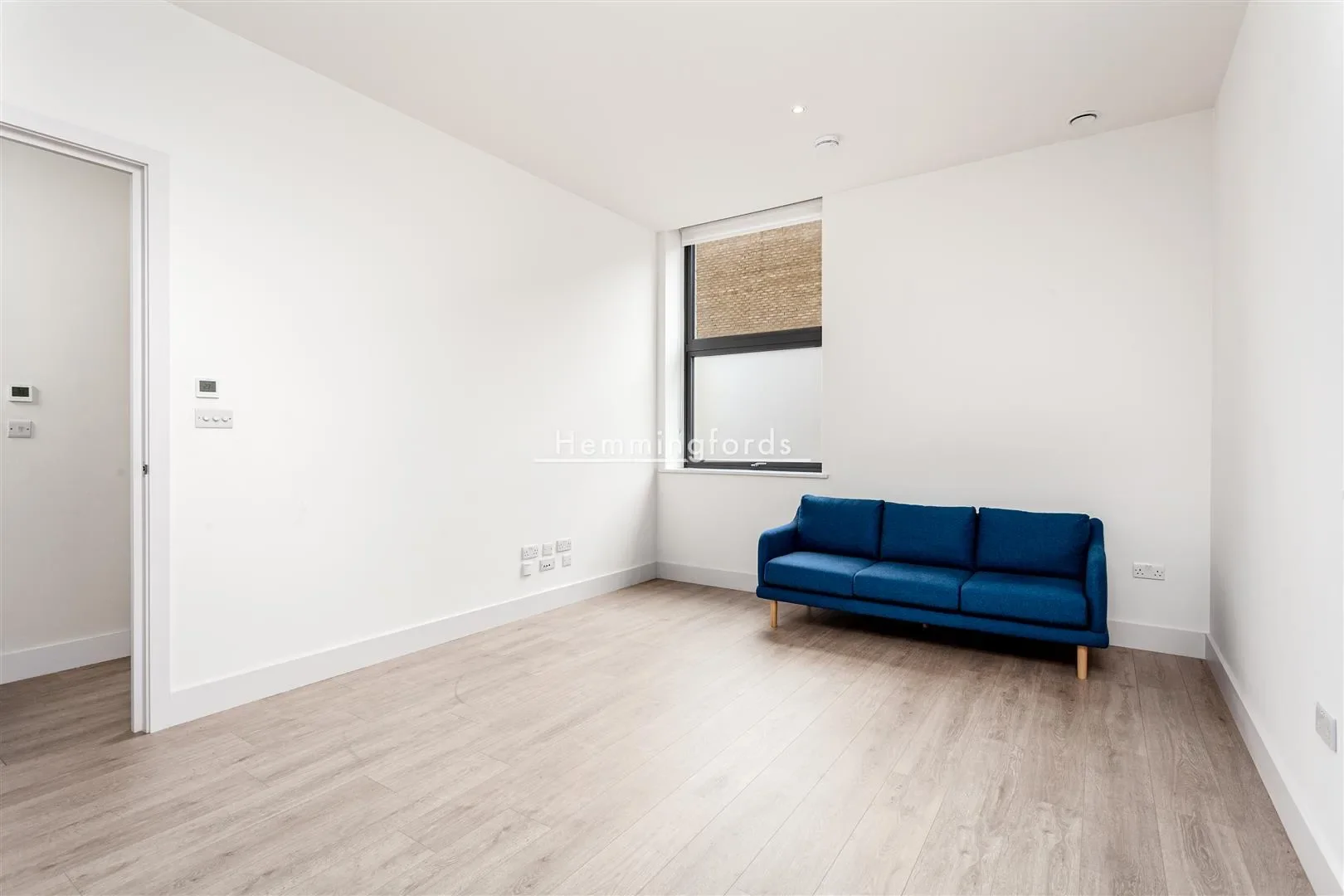 Flat Clarendon Road in Greater London