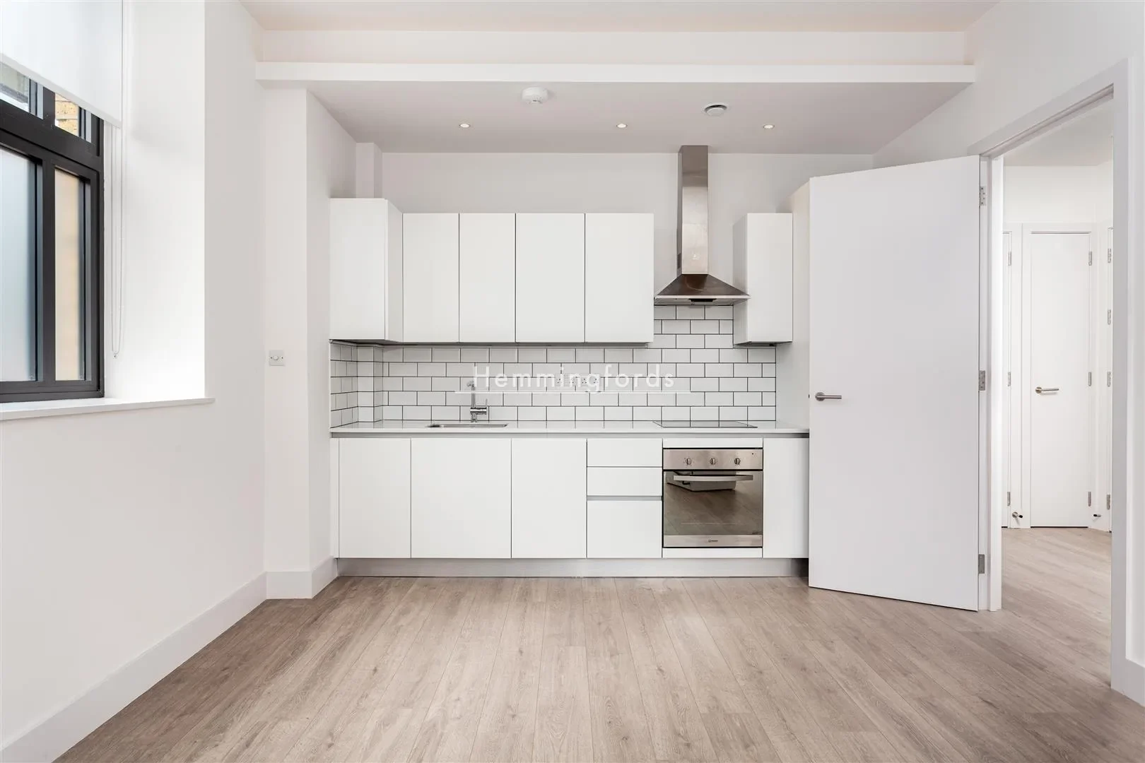 Flat Clarendon Road in Greater London