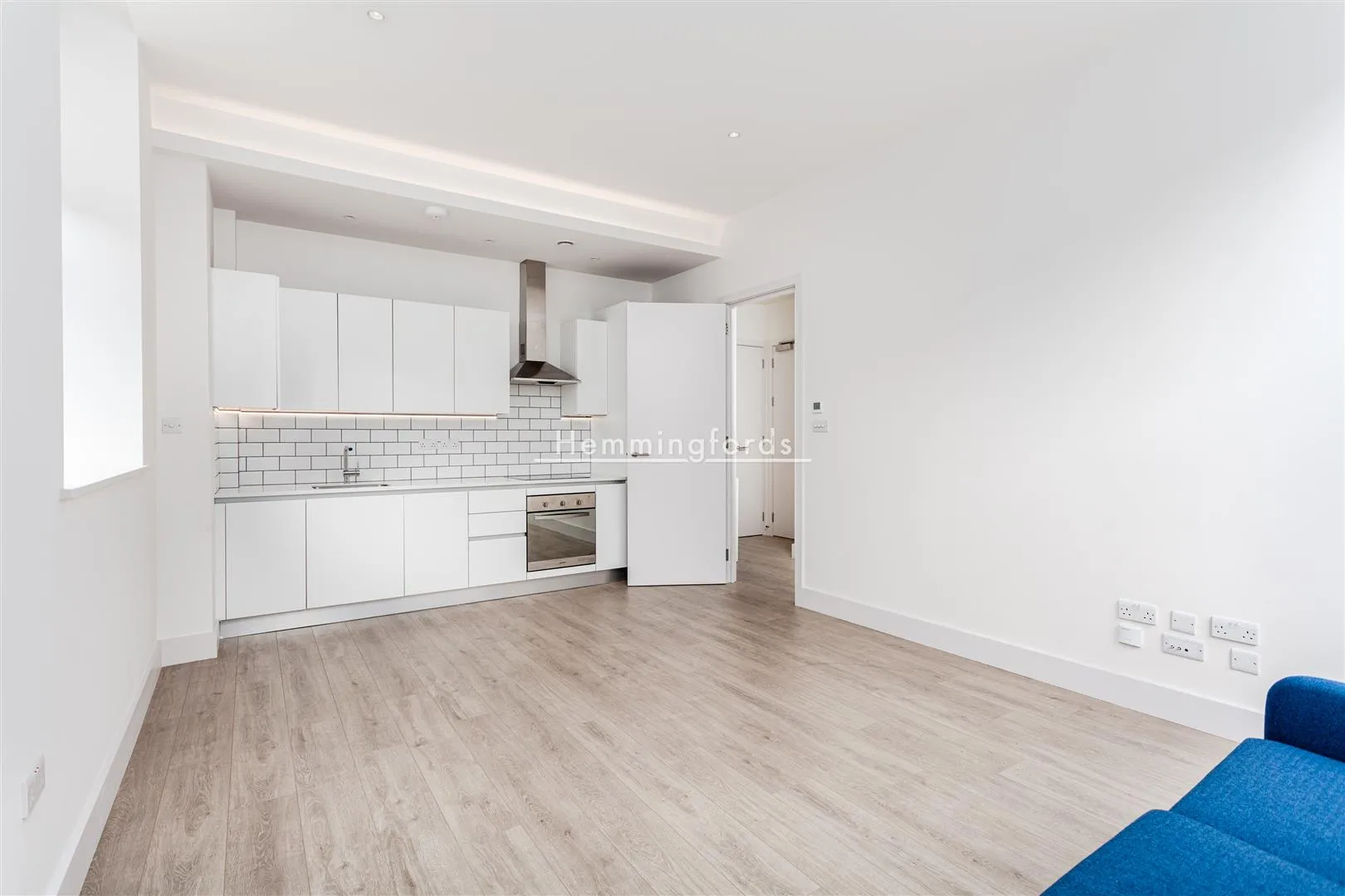 Flat Clarendon Road in Greater London