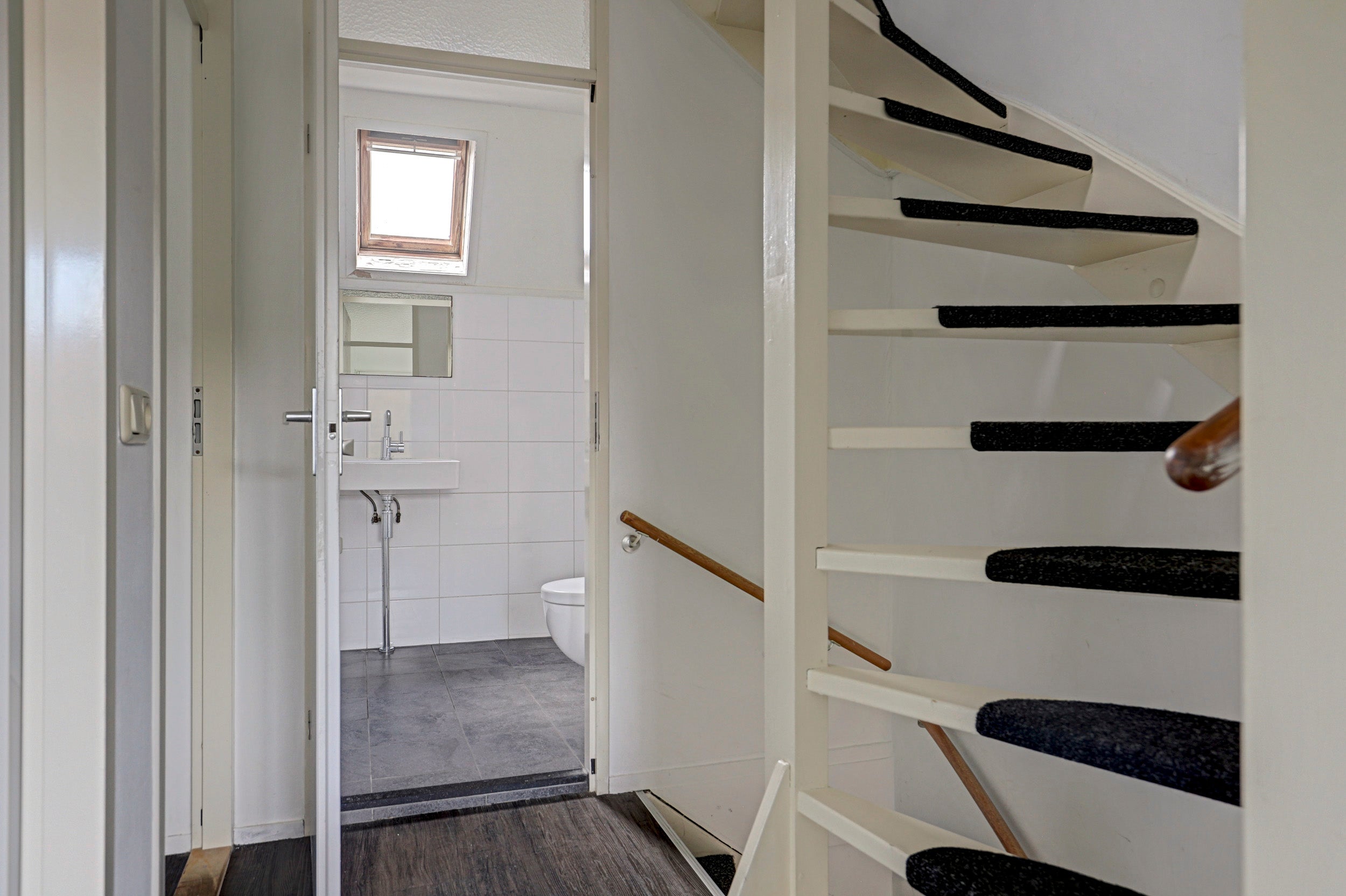 Tussenwoning te koop: Jan Gooskaai 33, Enkhuizen