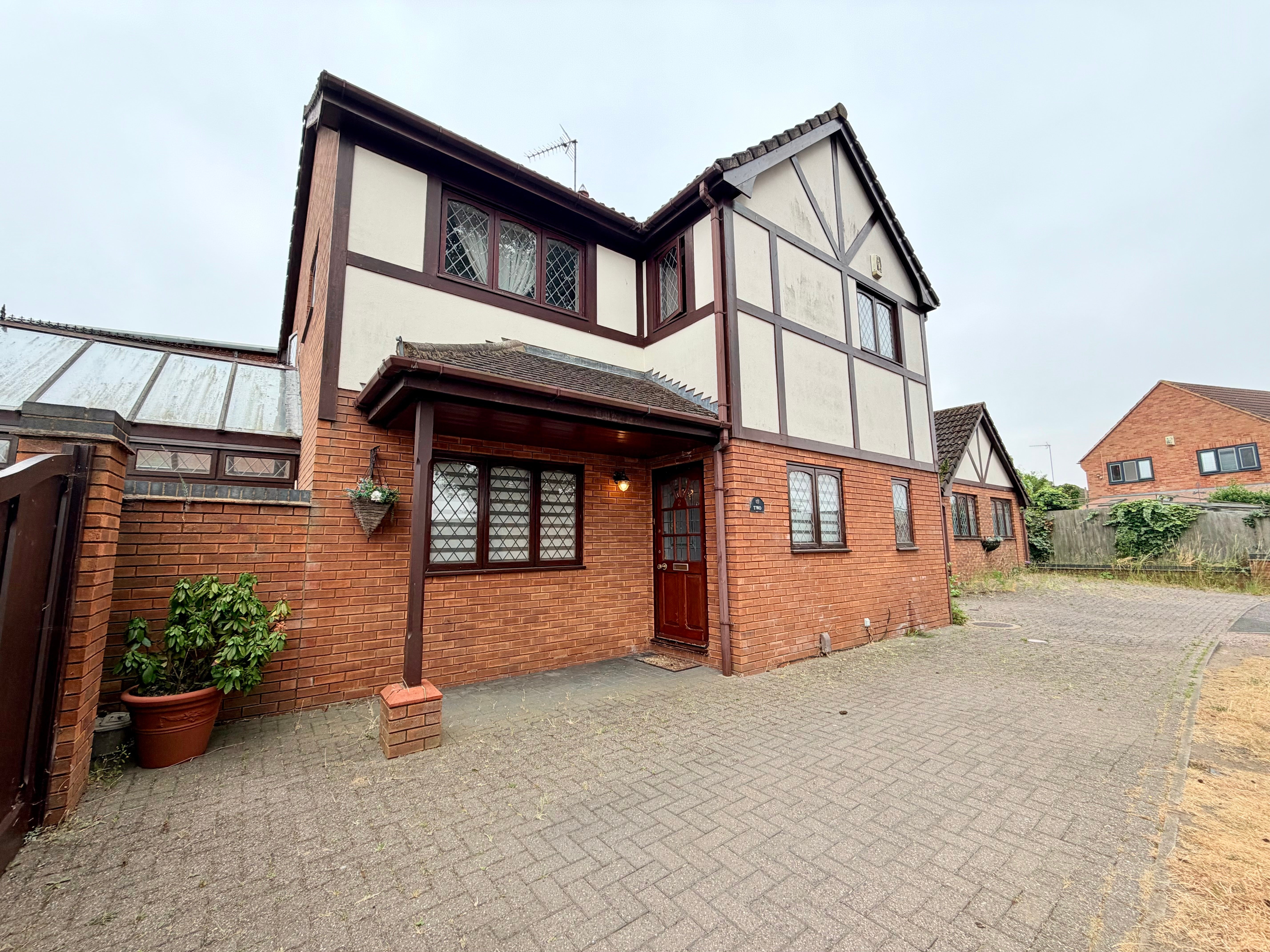 House Millers Close in Rushden