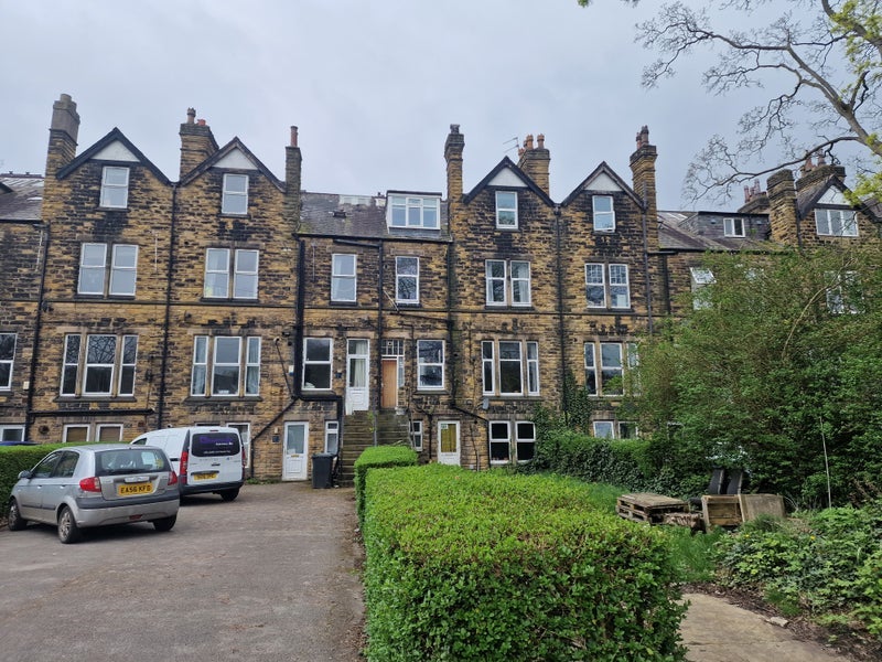 Room Otley Road in Leeds