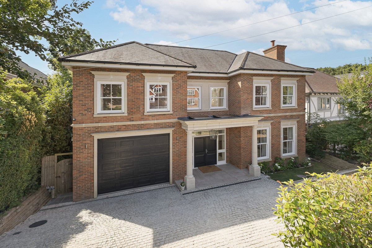 House Links Green Way in Cobham