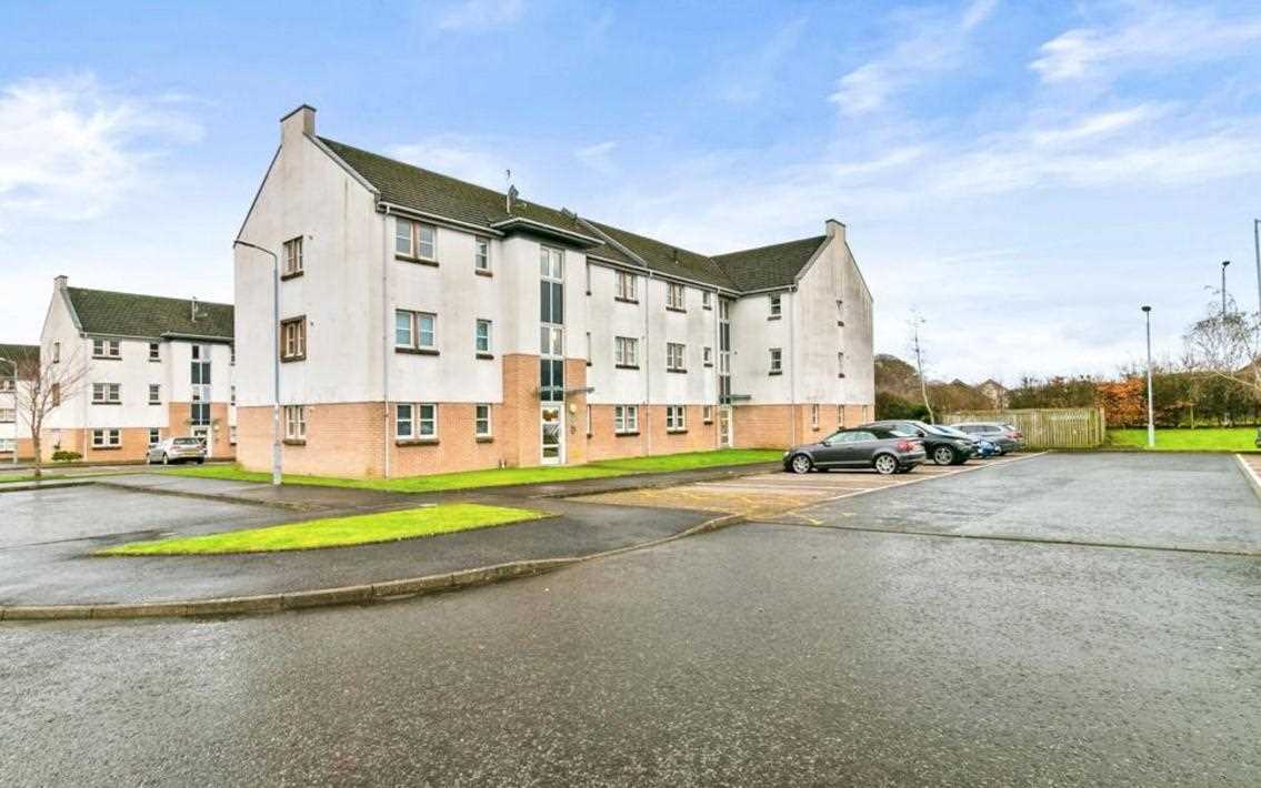 Flat Heather Wynd in Newton Mearns