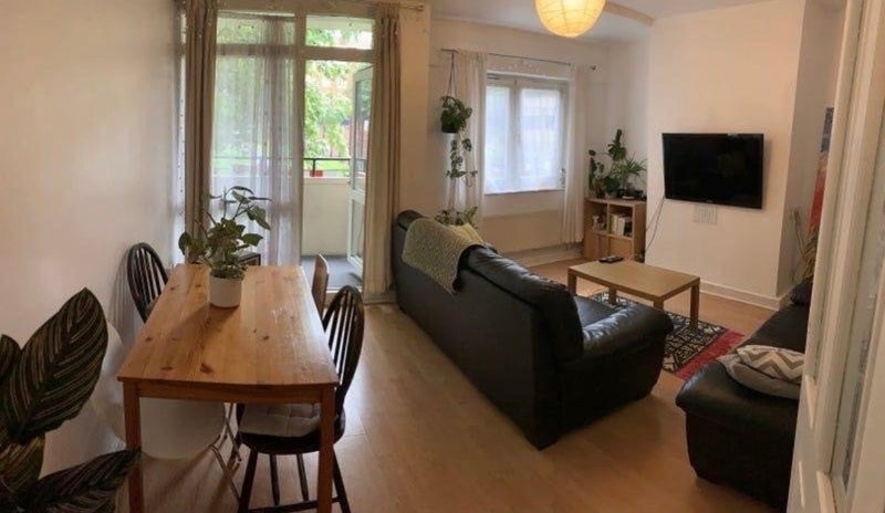 Room Compton Street in Greater London
