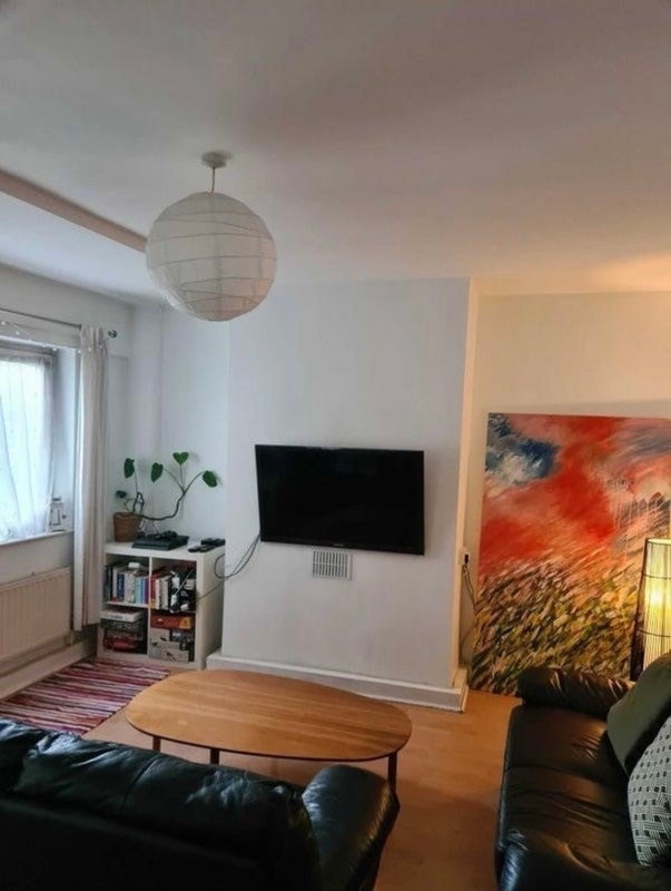 Room Compton Street in Greater London