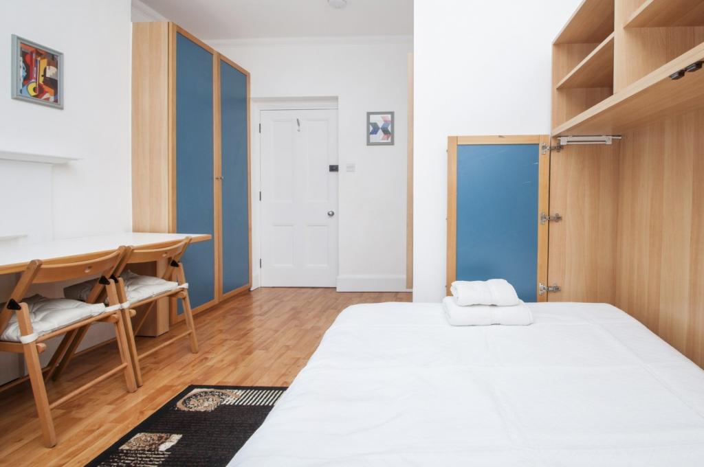 Flat Fulham Palace Road in Greater London