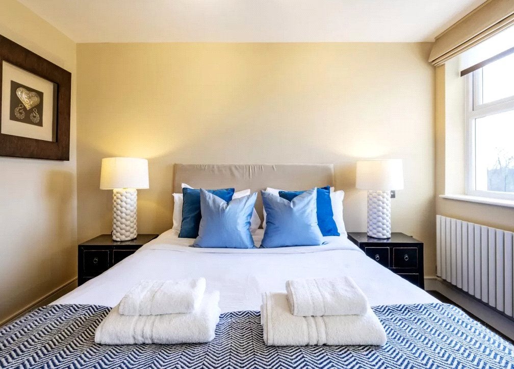 Flat Finchley Road in Greater London