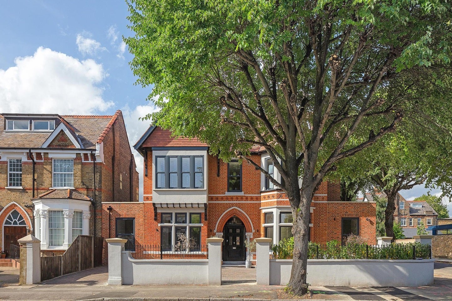 Flat Gordon Road in Greater London