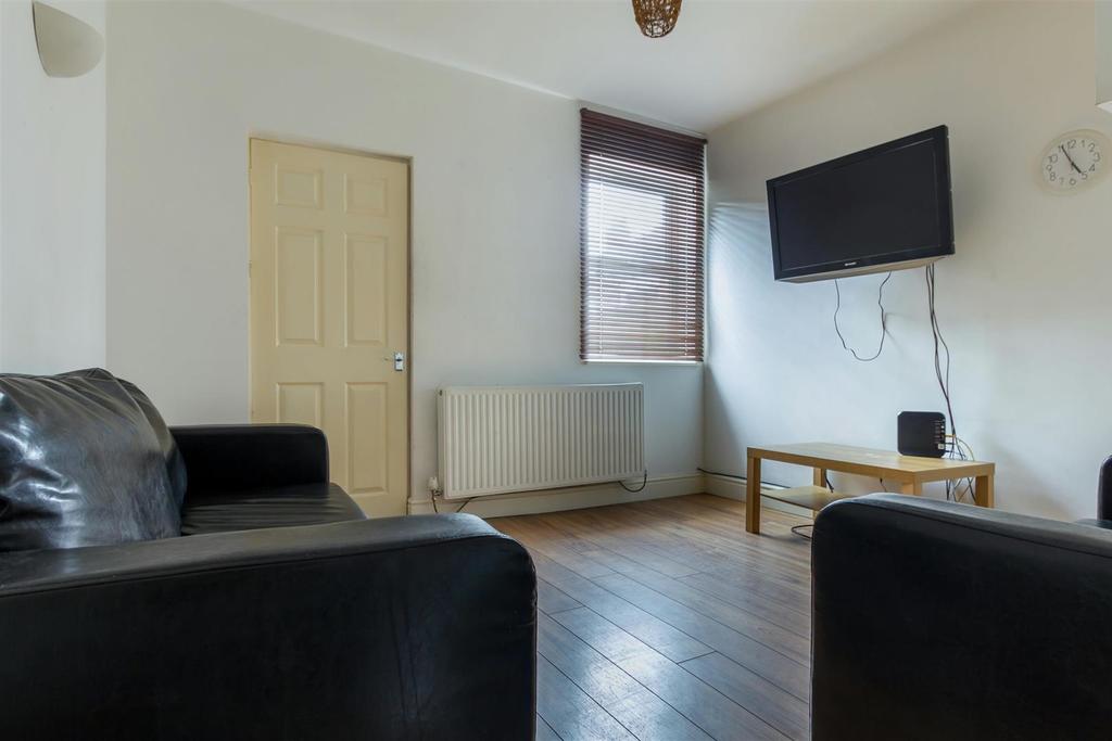 Flat Dawlish Road in Birmingham
