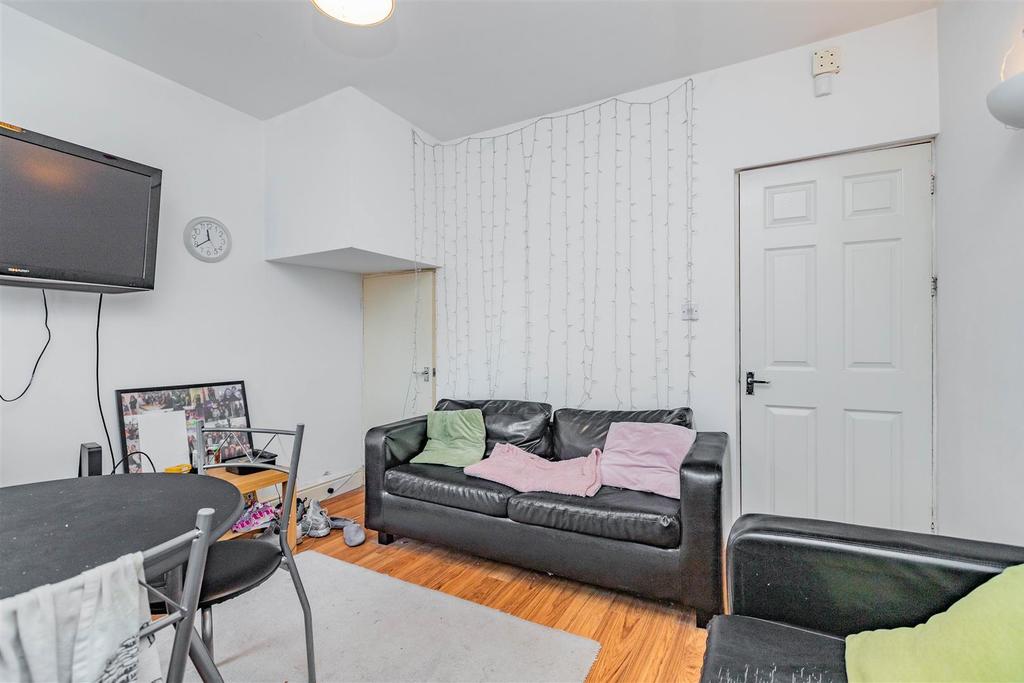 Flat Dawlish Road in Birmingham
