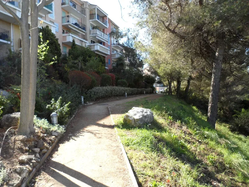 Room Rond-Point André Minangoy in Mougins