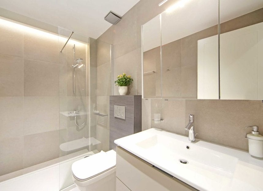 Flat Clanricarde Gardens in Greater London