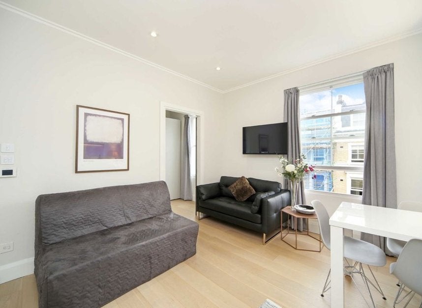 Flat Clanricarde Gardens in Greater London