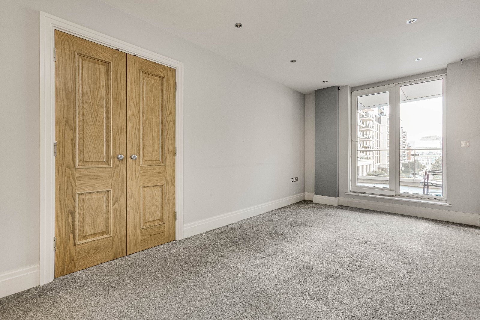 Flat Edenvale Street in Greater London