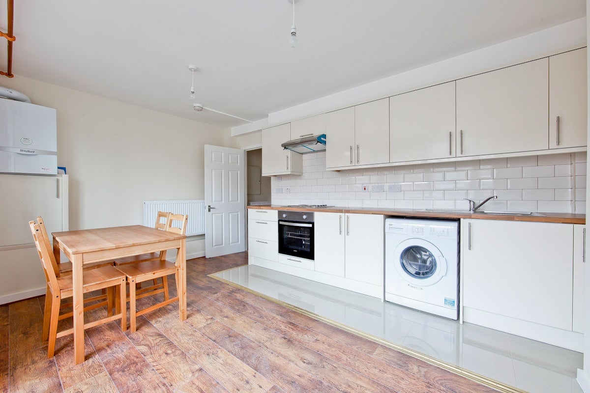 Flat Harper Road in Greater London