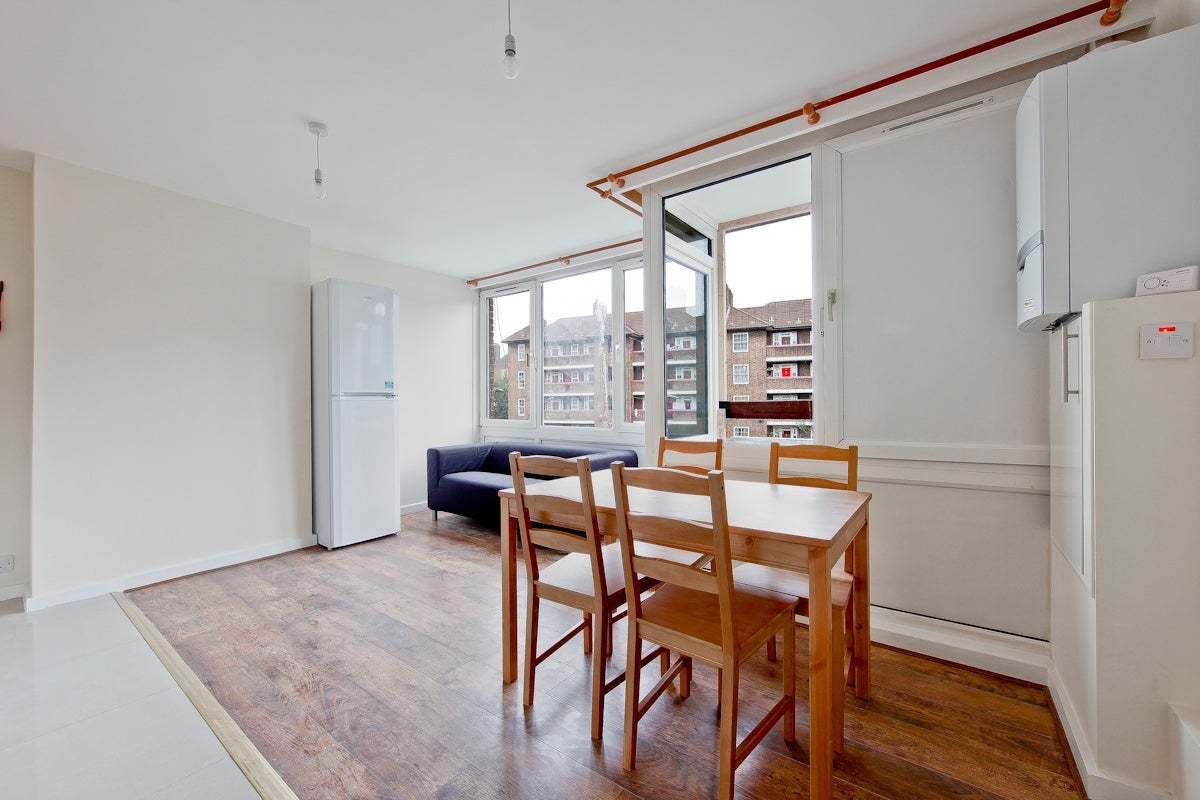 Flat Harper Road in Greater London