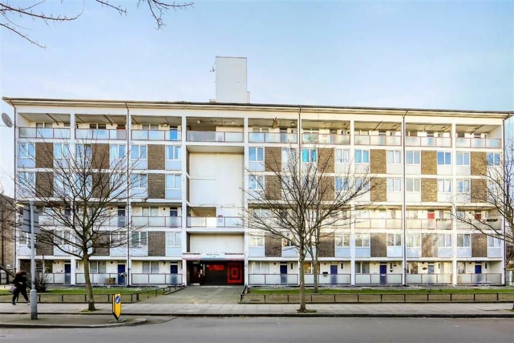Flat Harper Road in Greater London