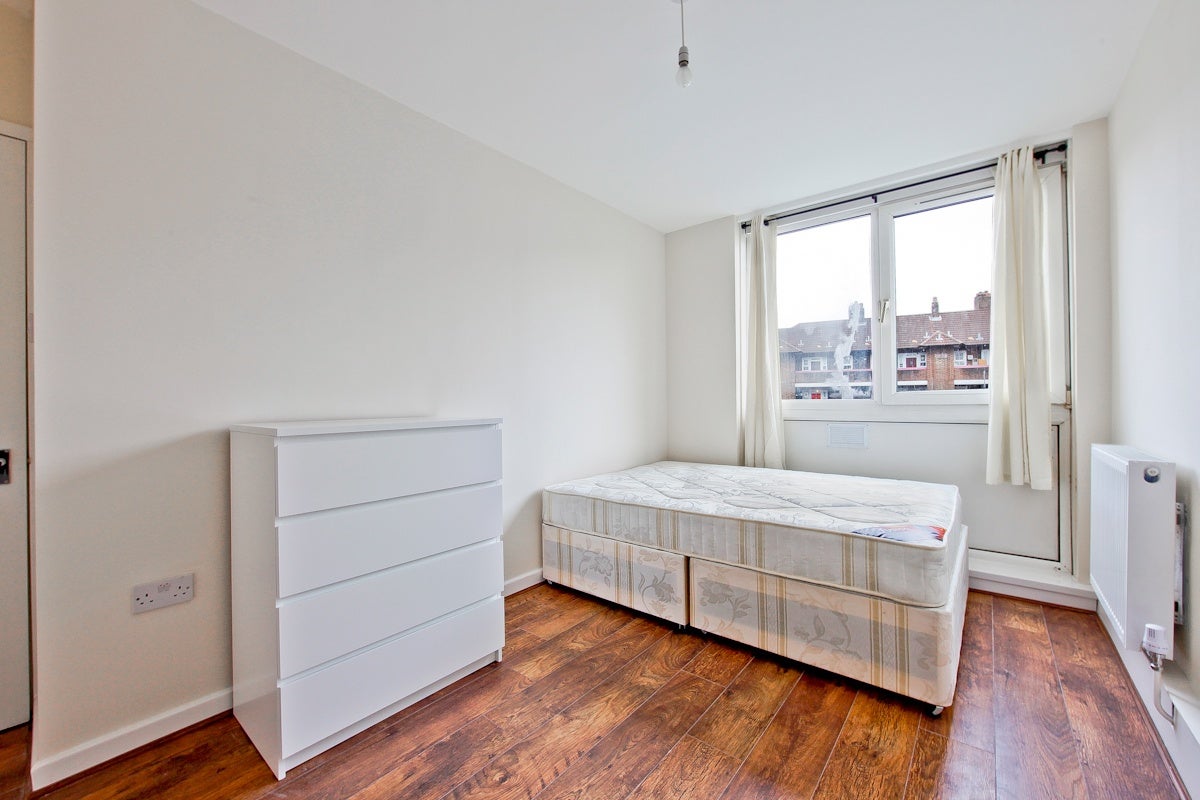 Flat Harper Road in Greater London