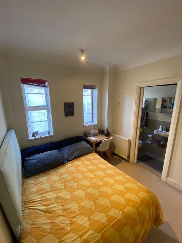 Room Buckingham Palace Road in City of Westminster