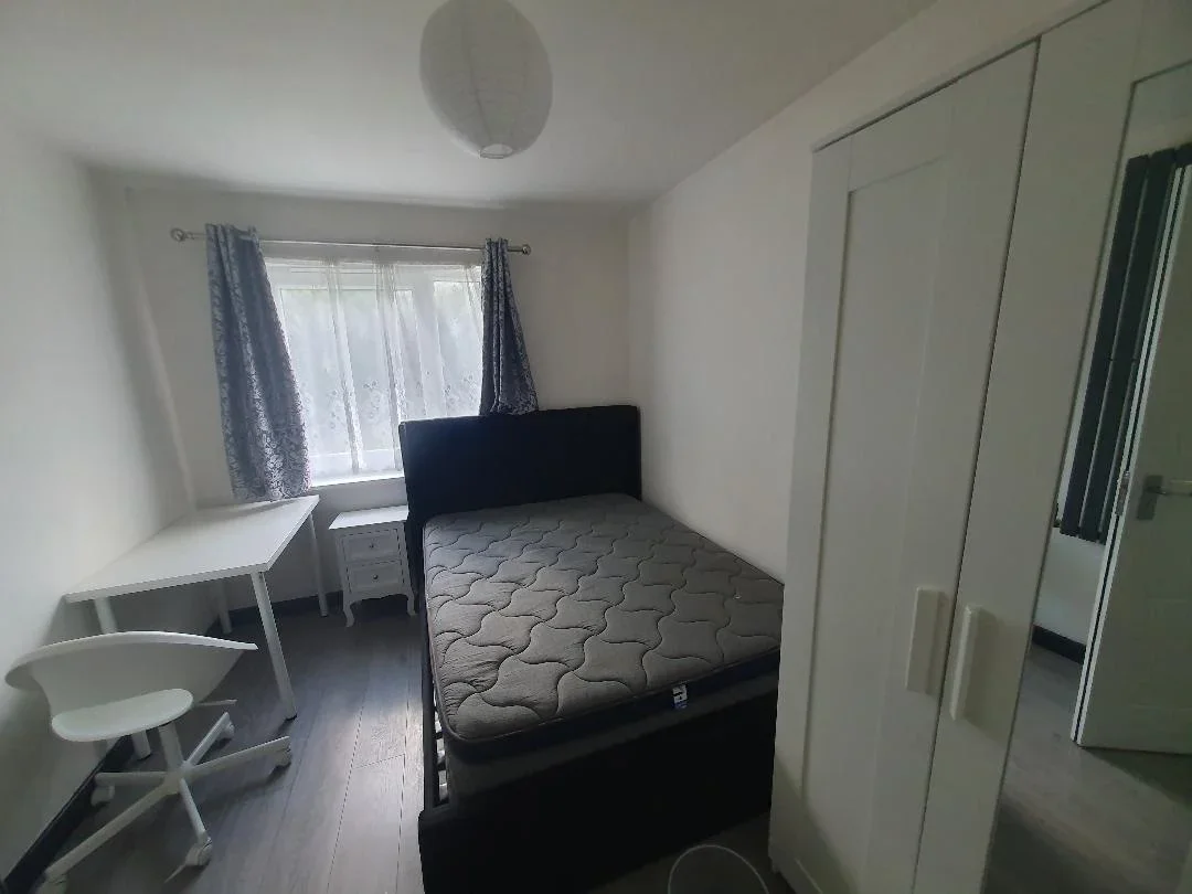 Room Albany Close in Greater London