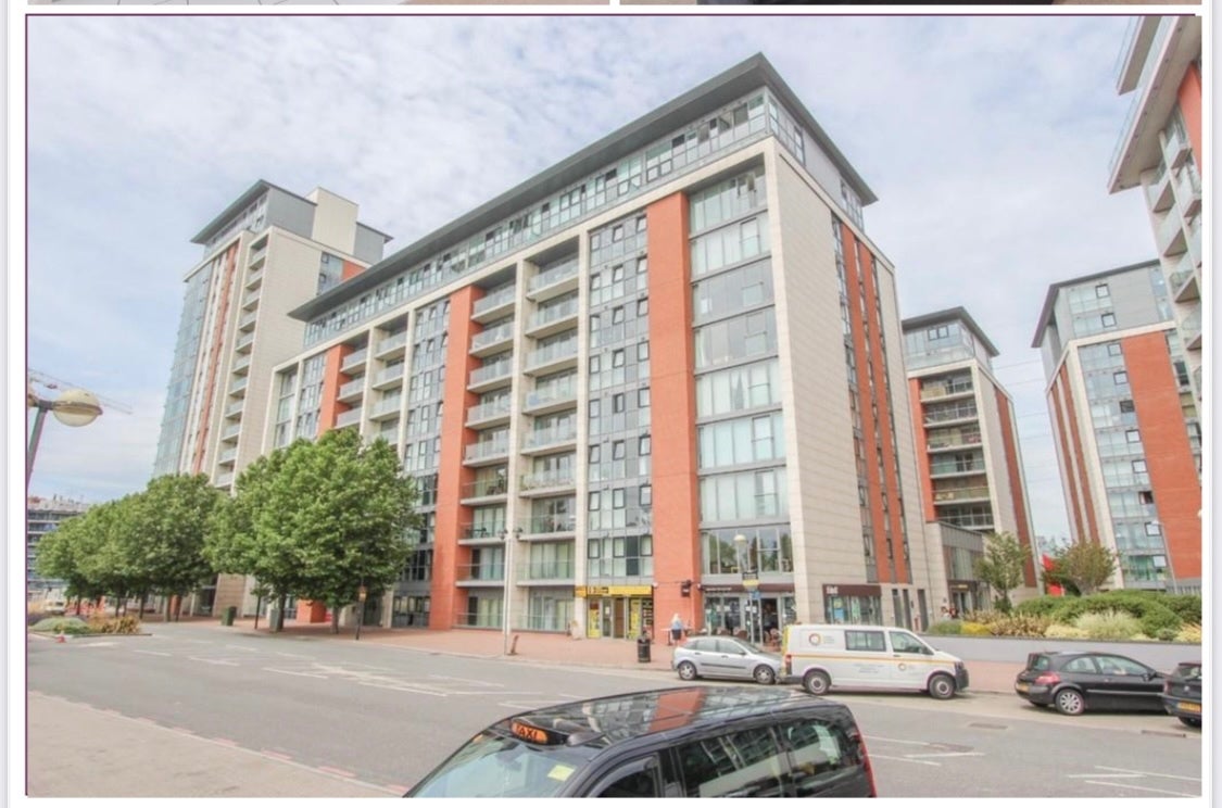 Flat Western Gateway in Greater London
