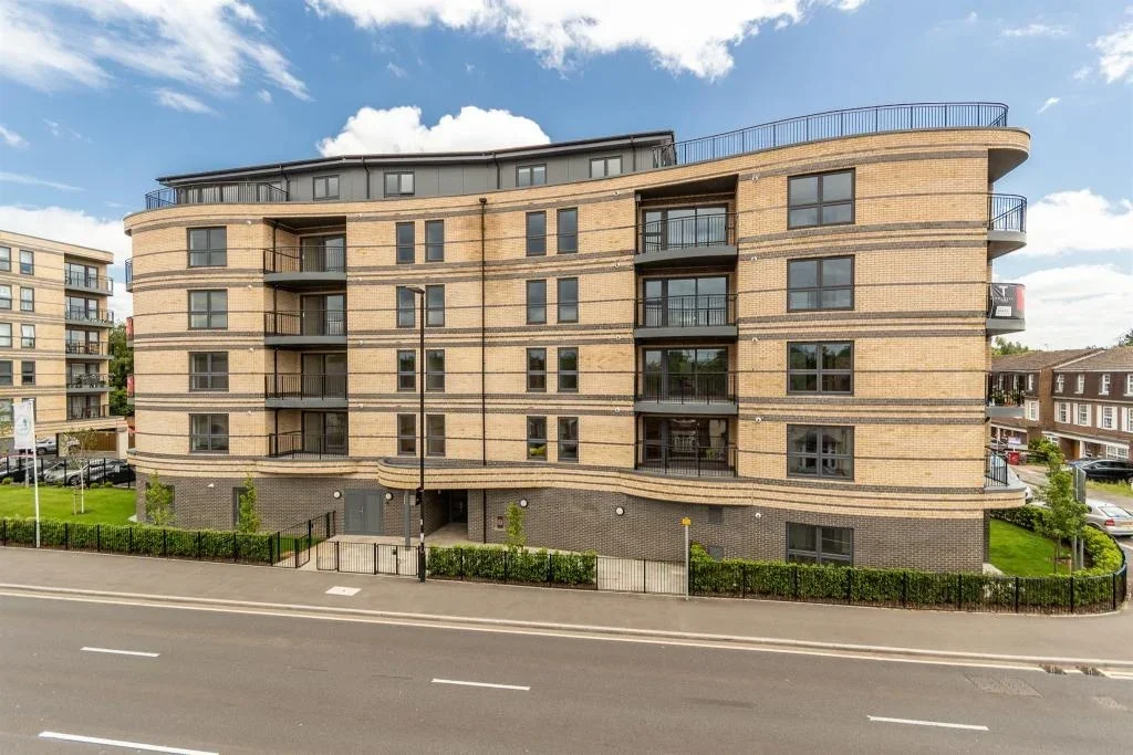 Flat Windsor Road in Slough