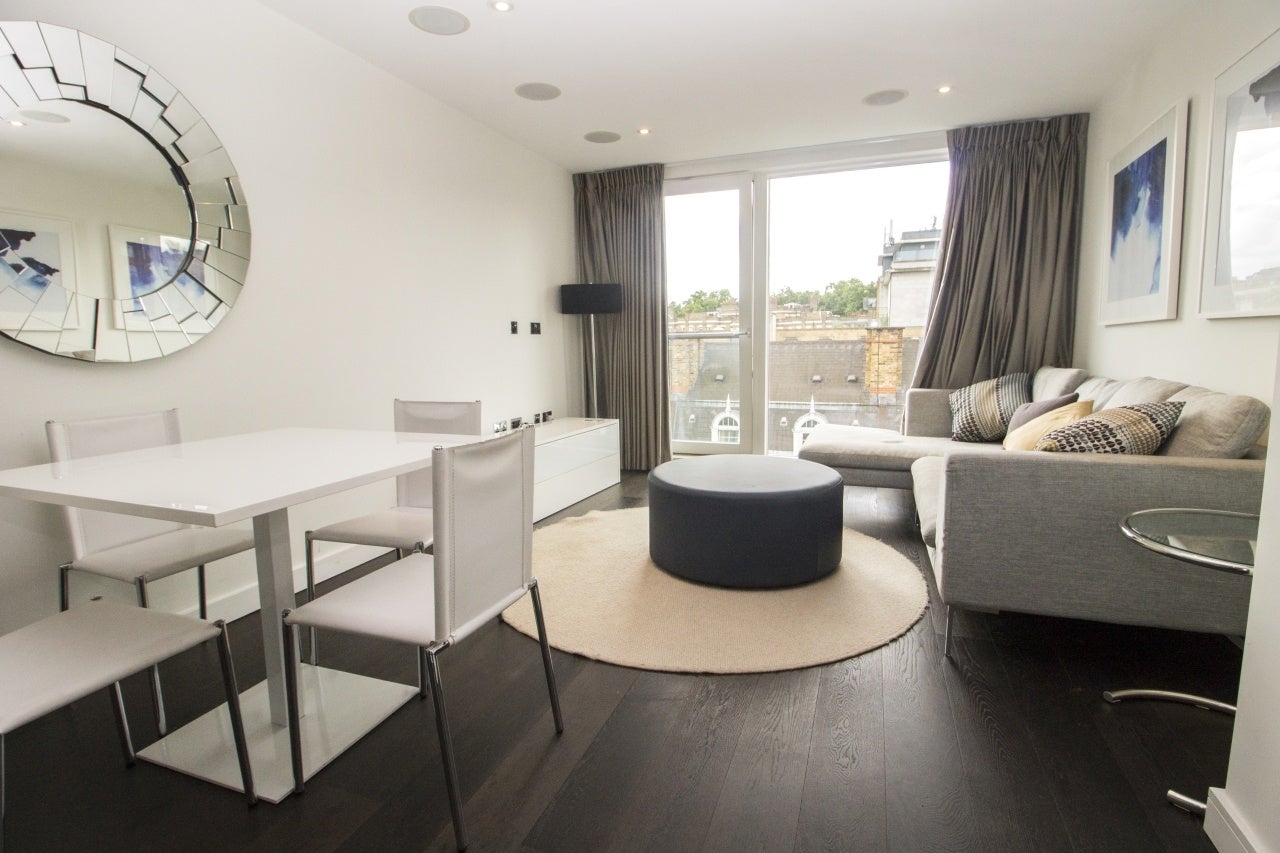 Flat Gatliff Road in City of Westminster
