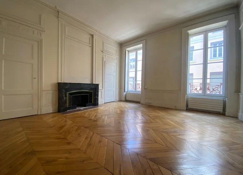 Appartement Place d'Ainay à Lyon