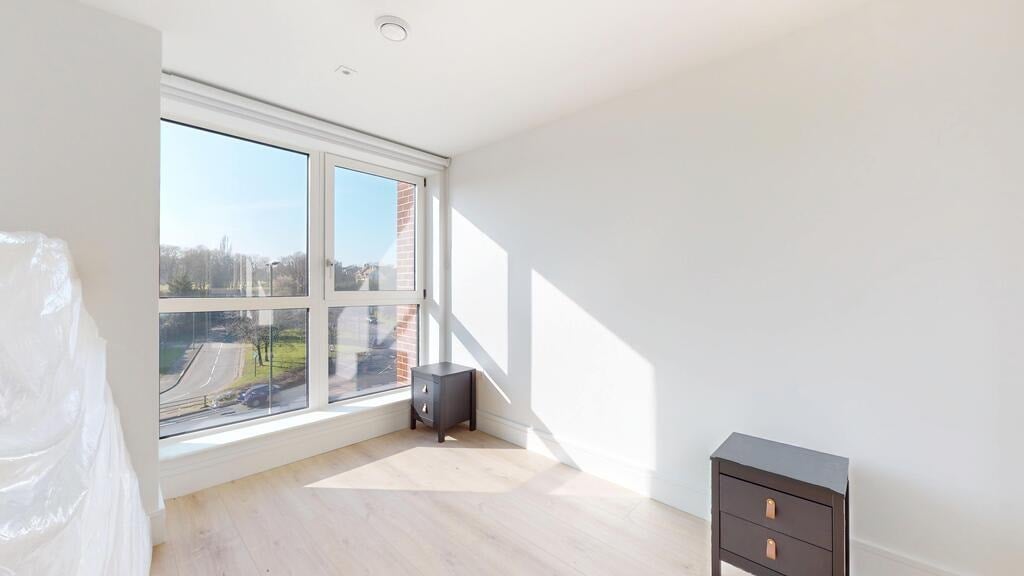Flat Beverley Way in Greater London