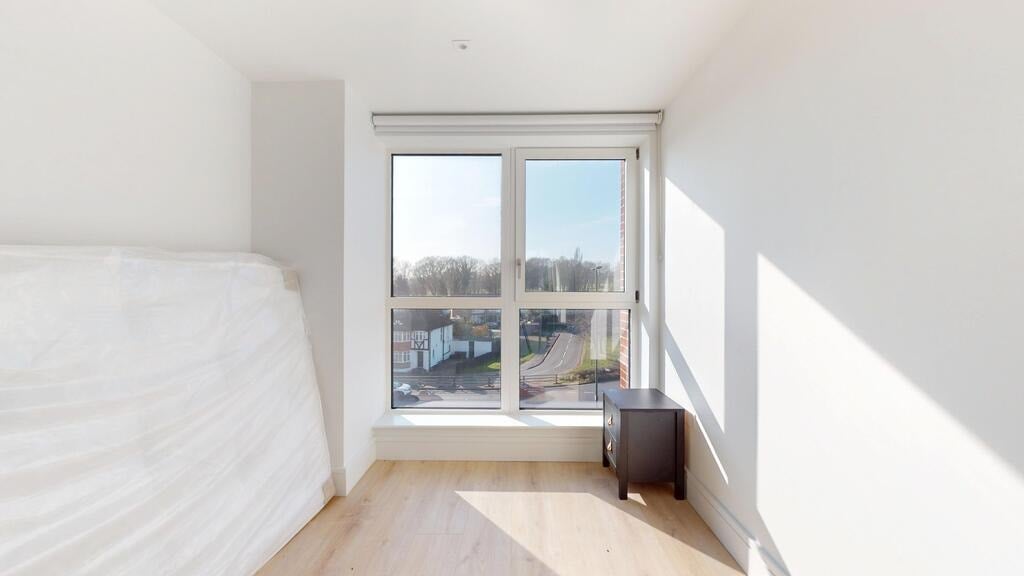 Flat Beverley Way in Greater London