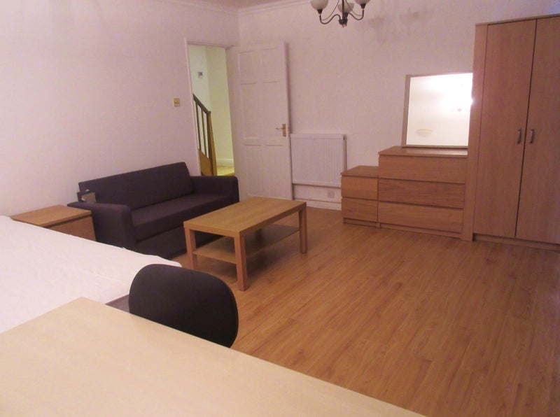 House Alpha Grove in Greater London