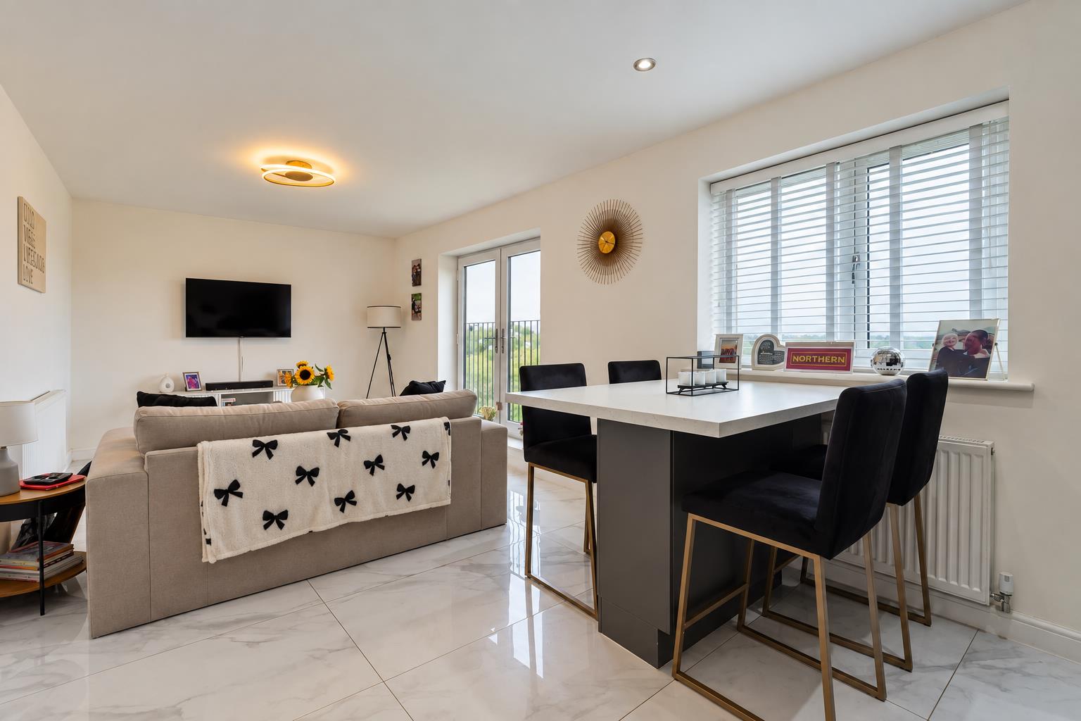 Flat Farrier Close in Salford