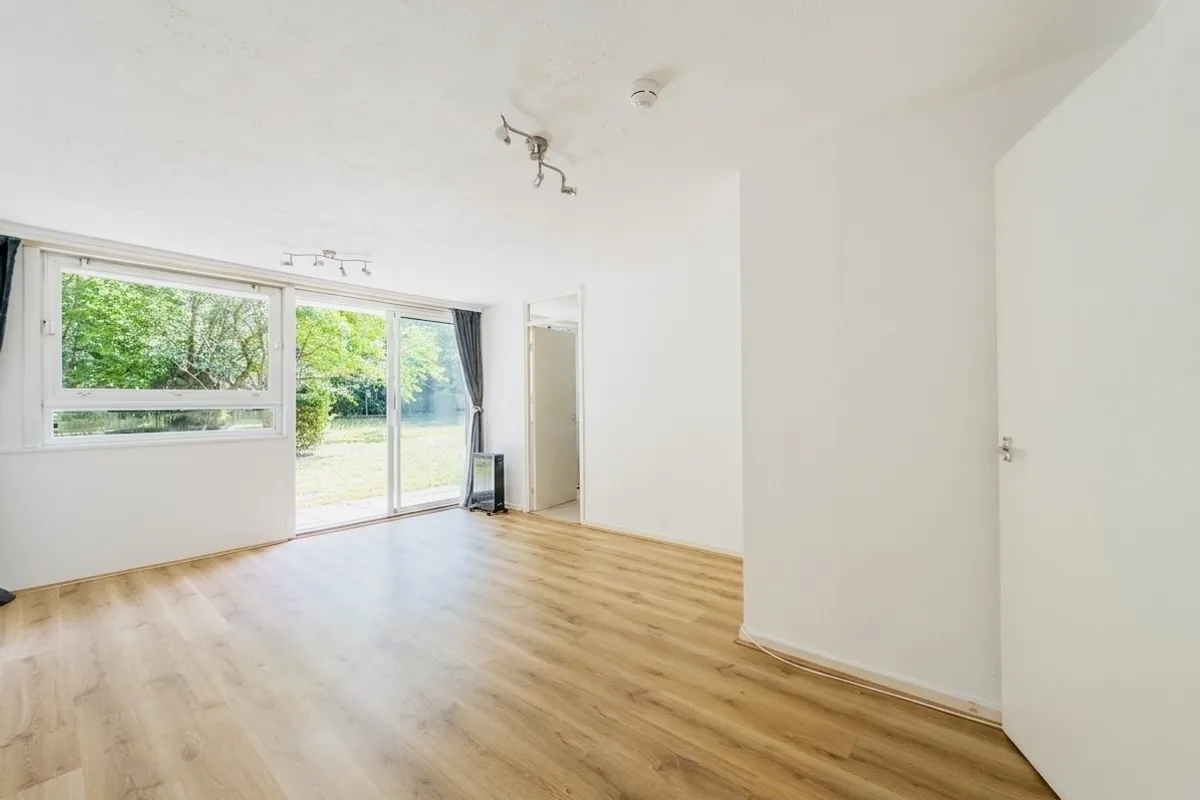 Flat Grange Vale in Greater London