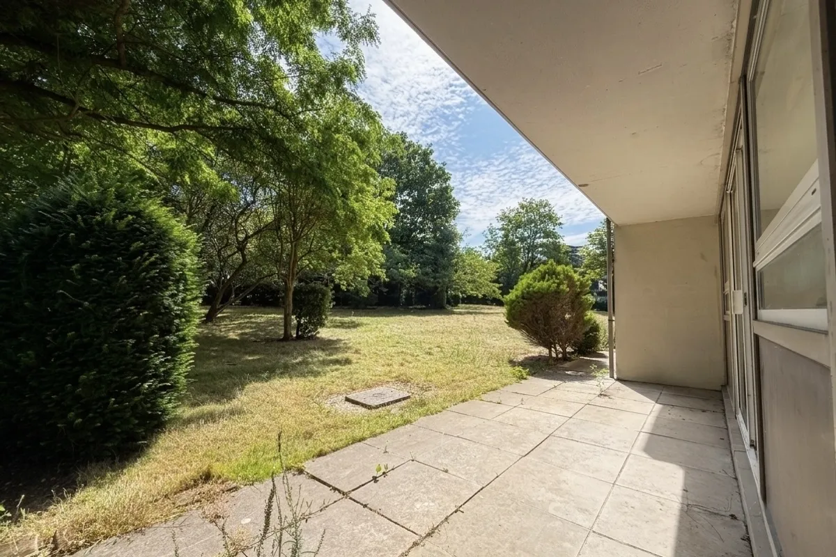Flat Grange Vale in Greater London