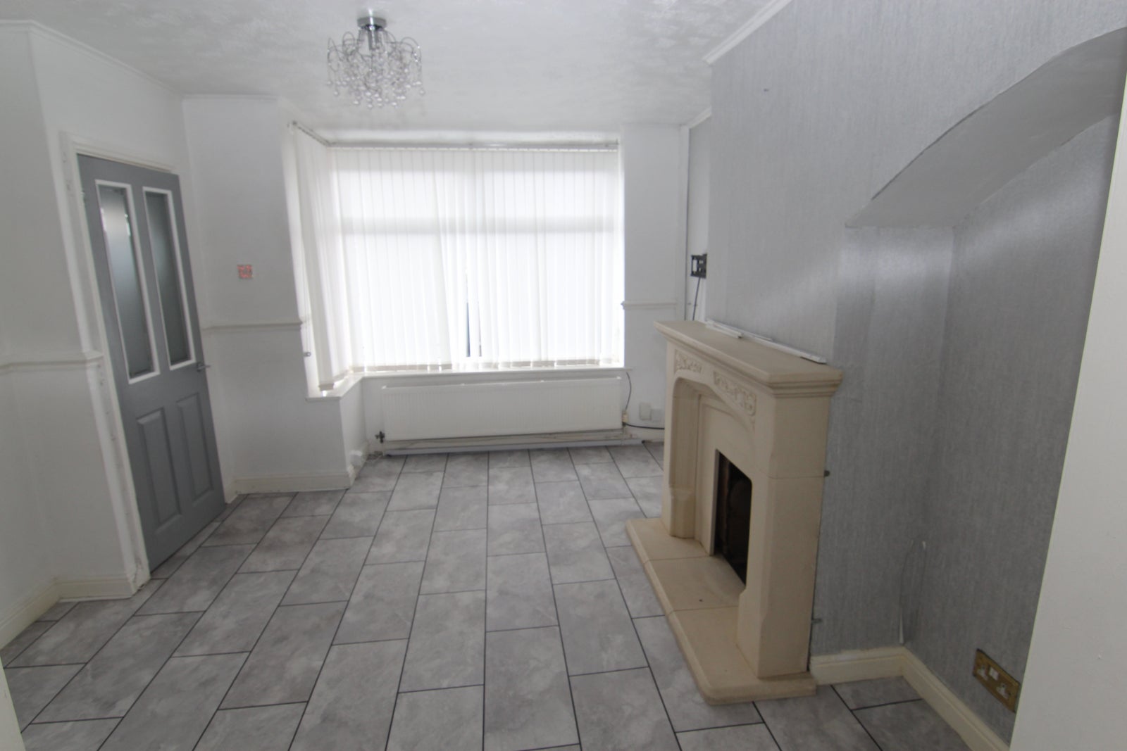 House Greenside Lane in Ashton-under-Lyne