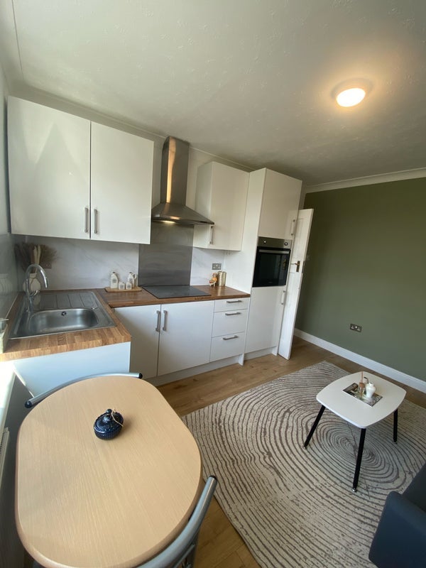 Flat Westward Road in Greater London