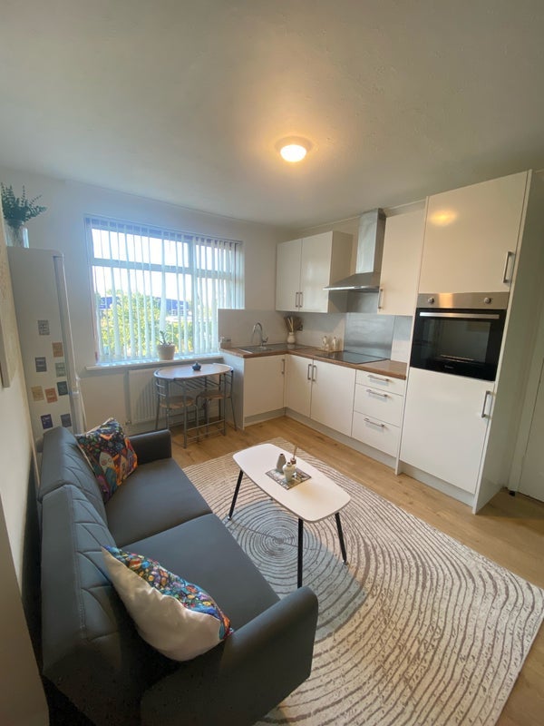 Flat Westward Road in Greater London