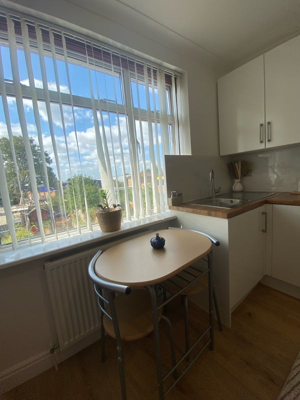 Flat Westward Road in Greater London