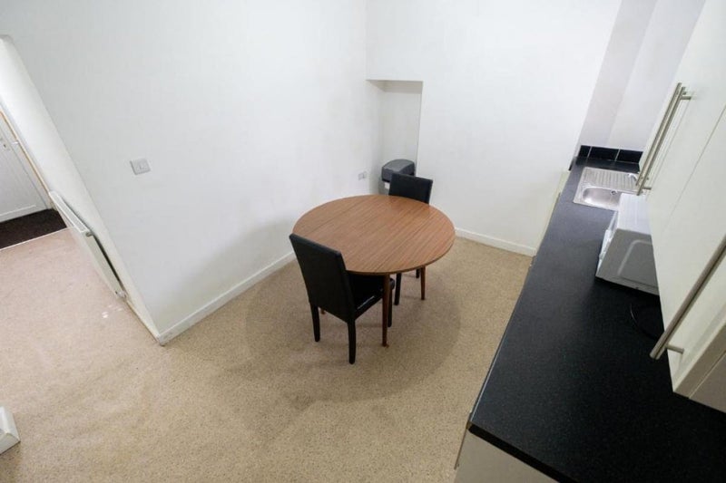 Room Newport Lane in Stoke-on-Trent