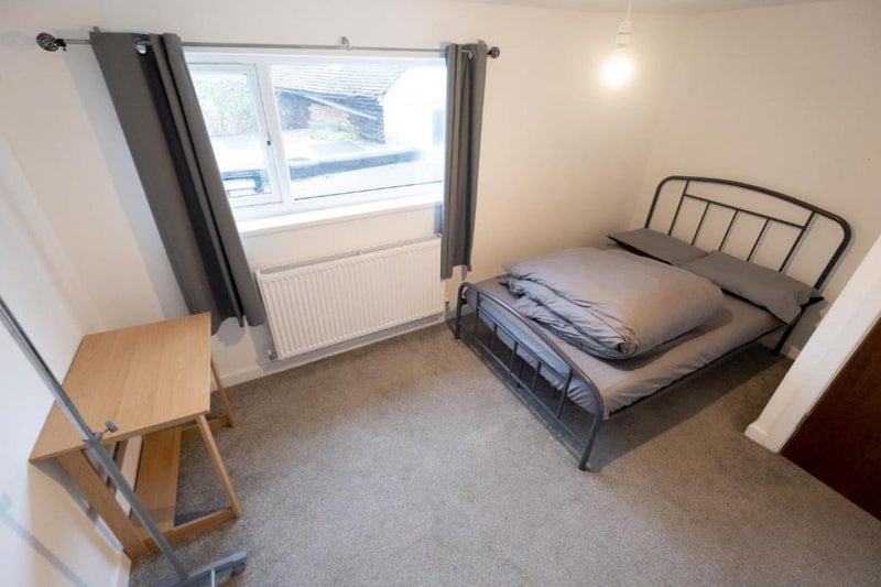 Room Newport Lane in Stoke-on-Trent