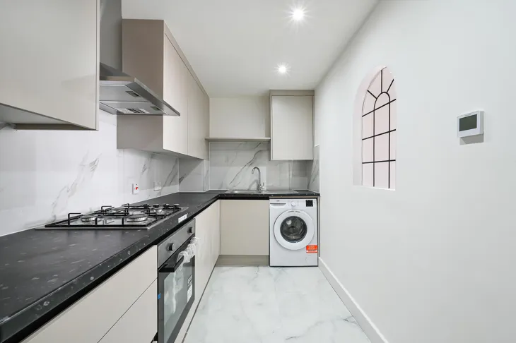 Flat Newport Avenue in Greater London