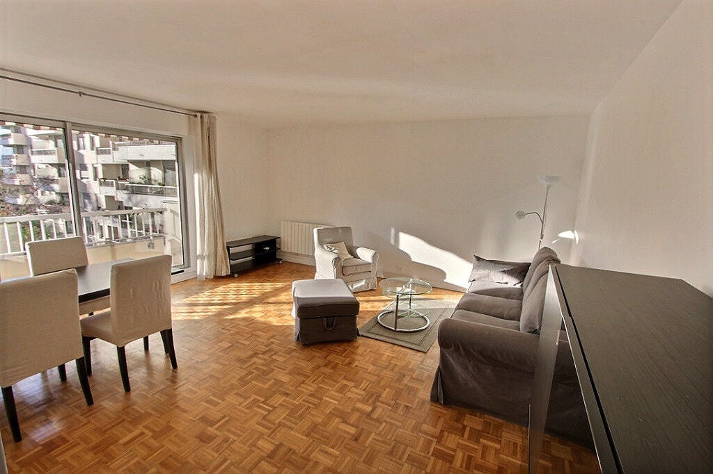 Flat Rue du Président Kruger in Courbevoie