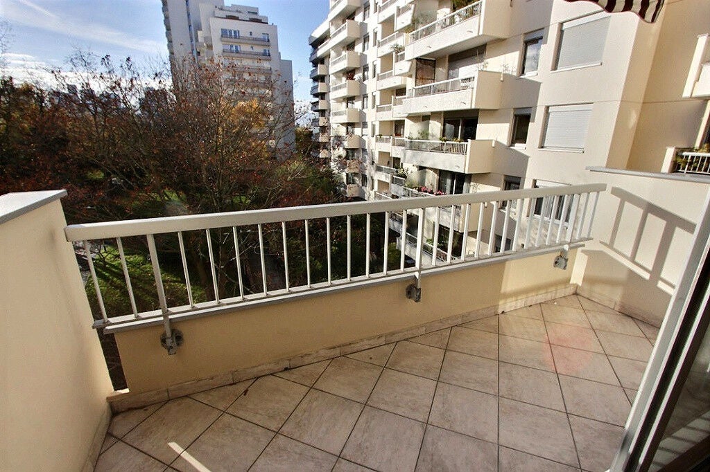 Flat Rue du Président Kruger in Courbevoie