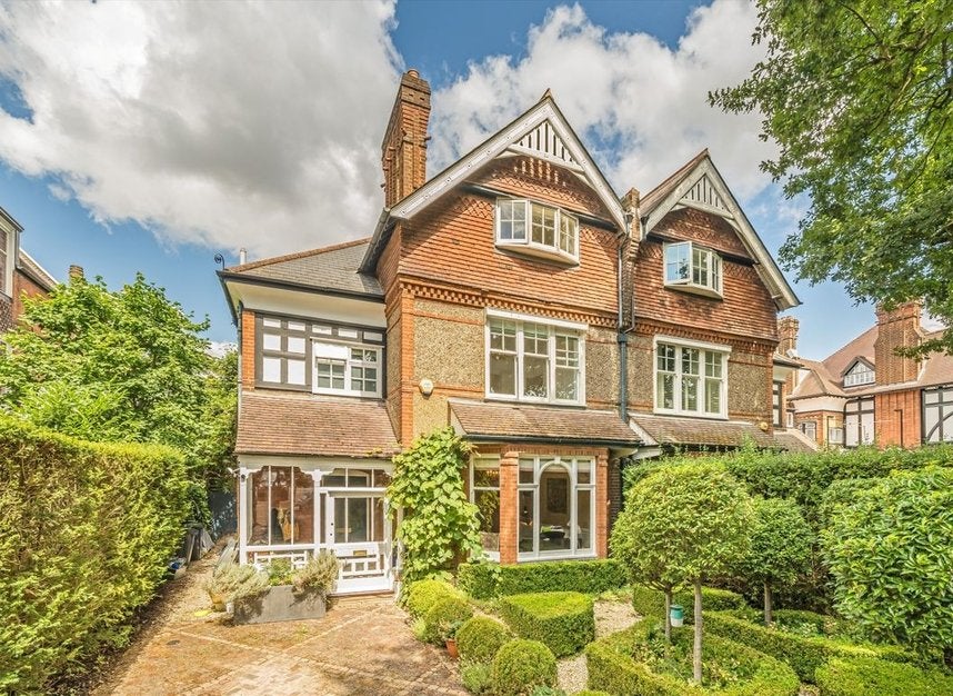 House Ditton Road in Greater London