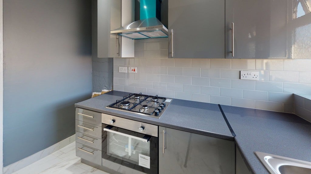 Flat Thornton Avenue in Greater London