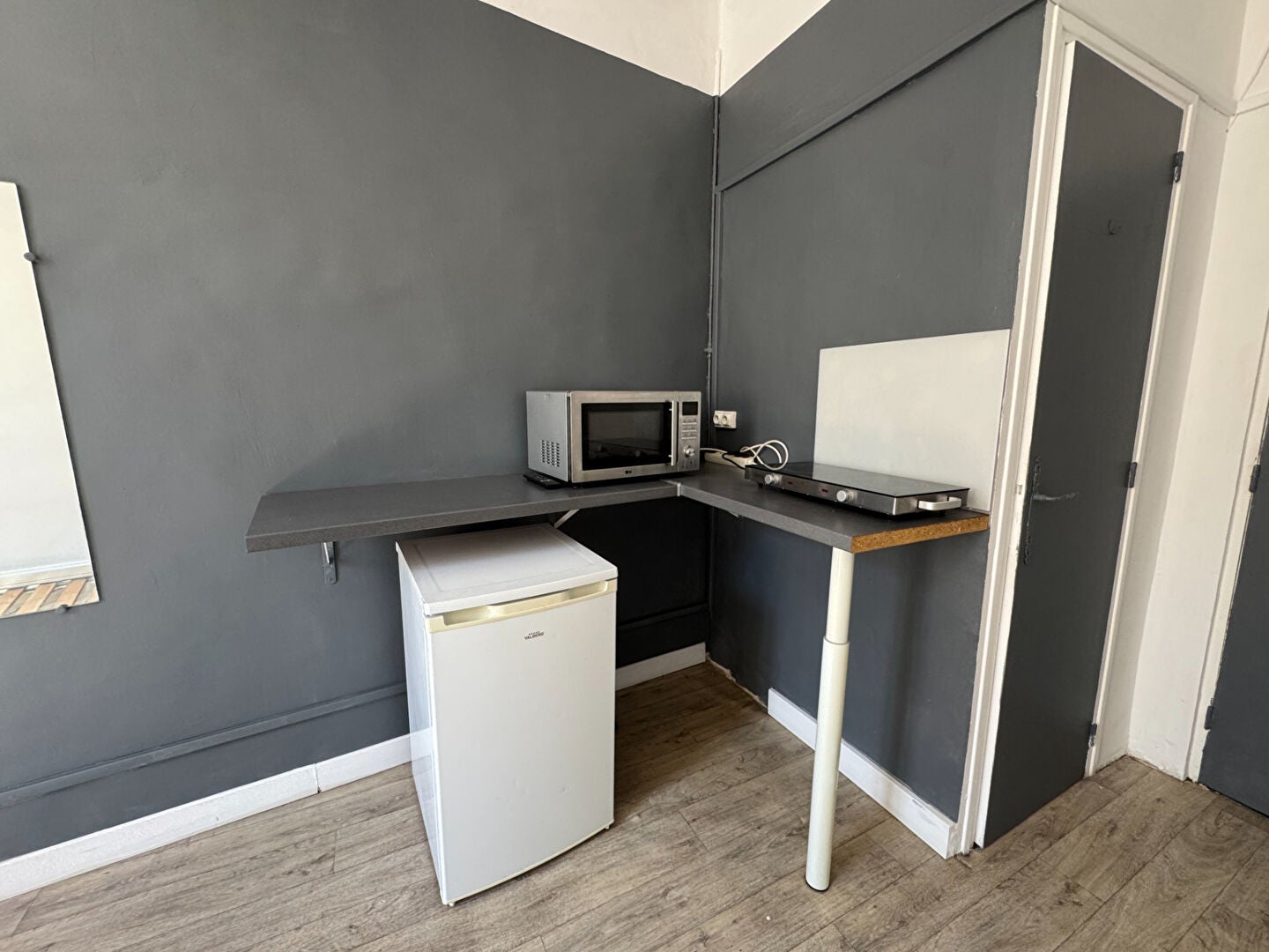Appartement Rue de la Maison Carrée à Nîmes