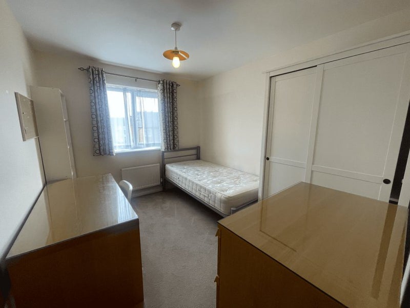 Room Queen Margaret's Road in Coventry