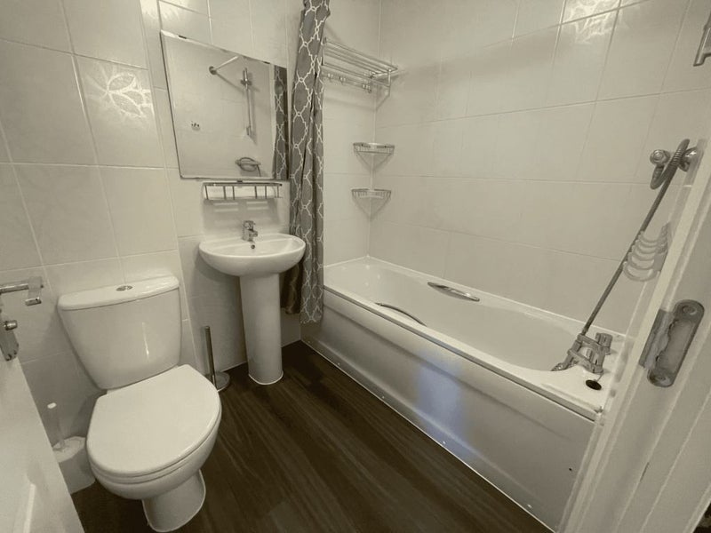 Room Queen Margaret's Road in Coventry