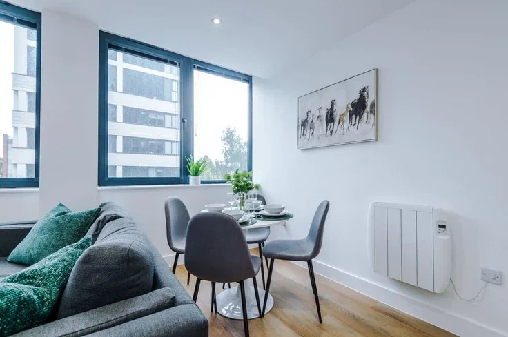 Flat Talbot Road in Trafford
